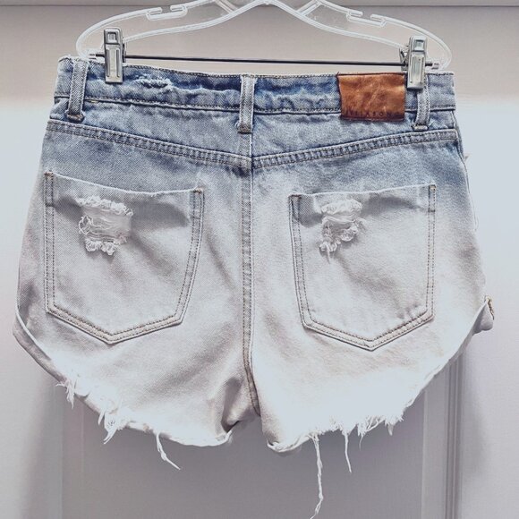 Billabong-Women's Cuffed Distressed Denim/Jean shorts-Size 28-Two Tone /Frayed - Picture 6 of 11